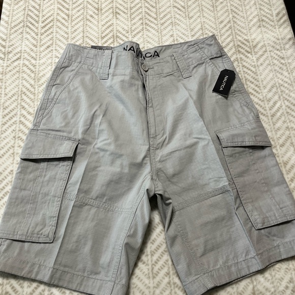 Nautica Gray Cargo Shorts with Sturdy Design 32 - Picture 1 of 3